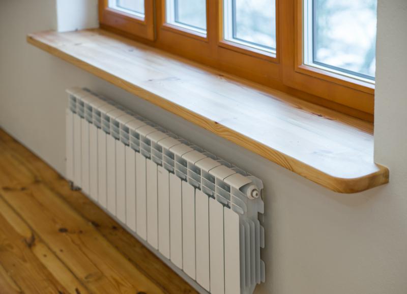 Holzfensterbänke über Heizkörpern: Ist das eine gute Idee?