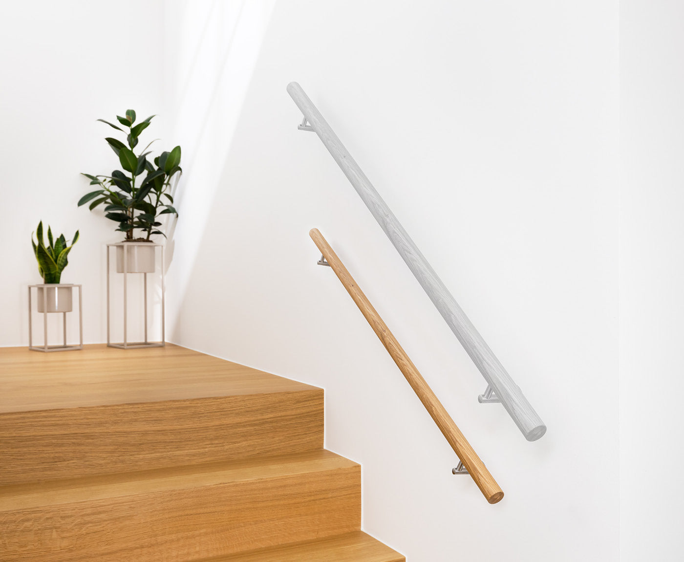 Kinderhandlauf unterhalb eine Handlaufs für Erwachsene